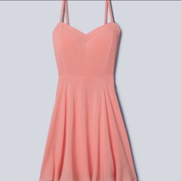 Aritzia- Talula Lipinski in Coral - Picture 1 of 2